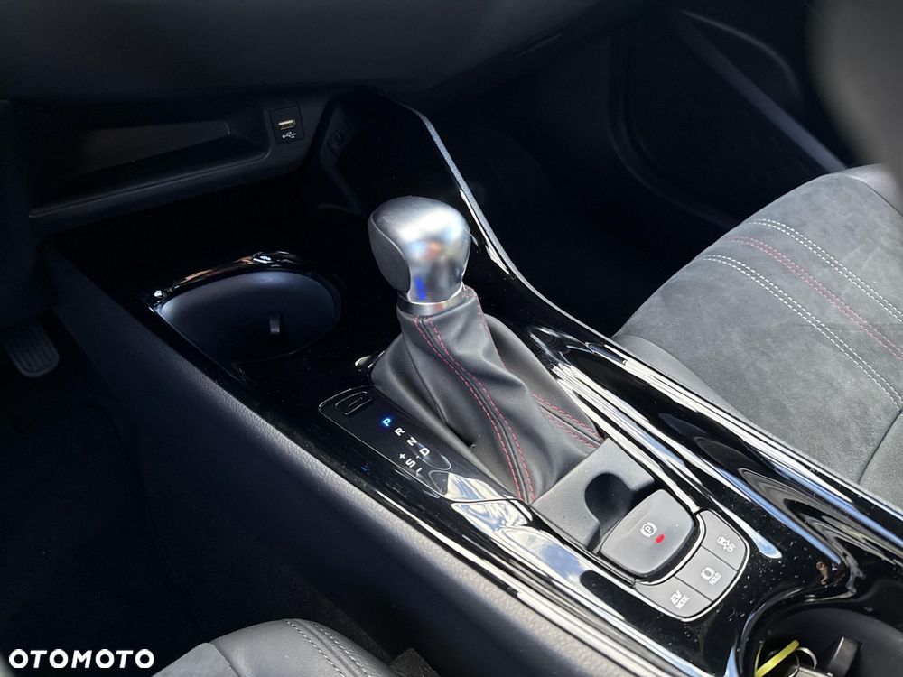 Toyota C-HR 2.0 Hybrid GR Sport - 28