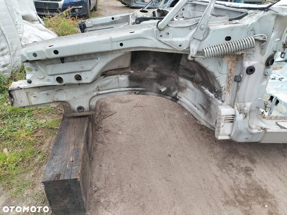 ĆWIARTKA PODŁUŻNICA LEWY PRZÓD VOLVO C70 I 426-26 - 2