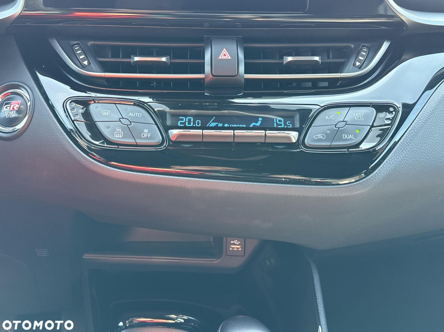 Toyota C-HR - 14