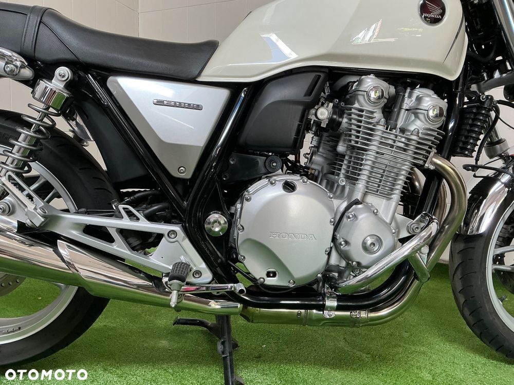 Honda CB - 11