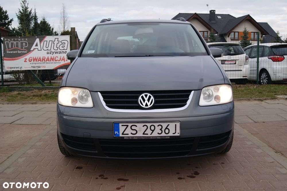 Volkswagen Touran 2.0 TDI Highline - 9