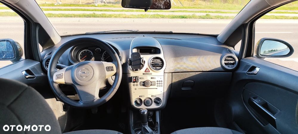 Opel Corsa 1.2 16V Cosmo - 3