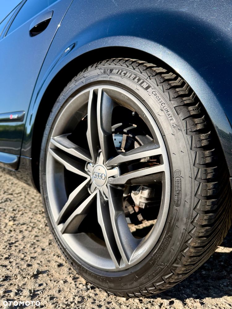 Audi A4 Avant 2004 photo 4