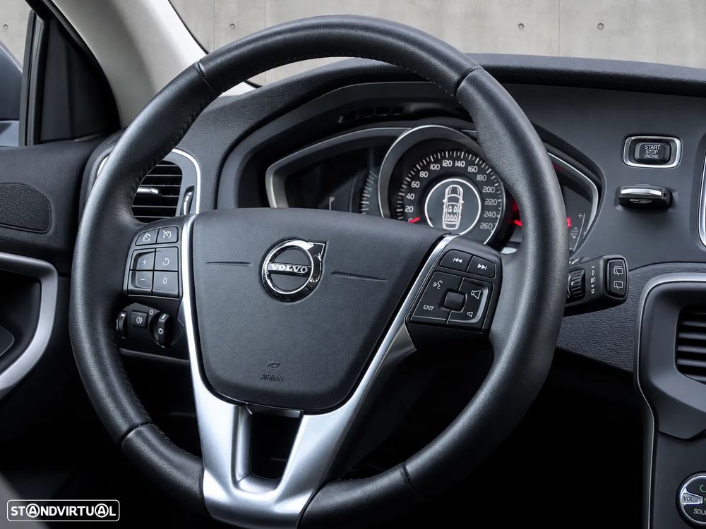 Volvo V40 2.0 D3 Momentum - 18