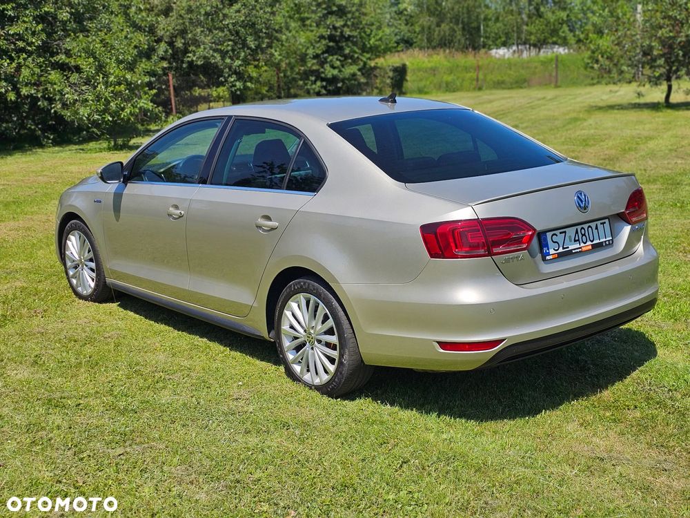 Volkswagen Jetta 1.4 Hybrid DSG Highline - 4