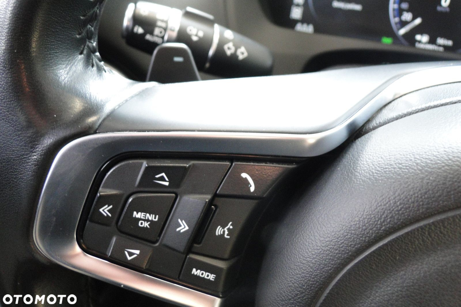 Jaguar XE - 22