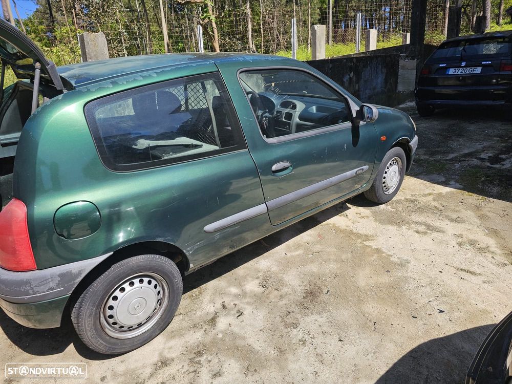 Renault Clio 1.9 D RN - 10