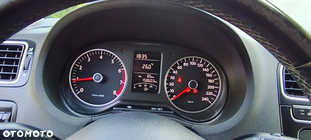 Volkswagen Polo - 33