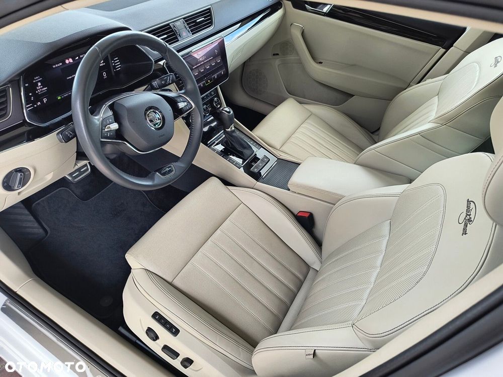 Skoda Superb 2.0 TDI SCR L&K DSG - 9