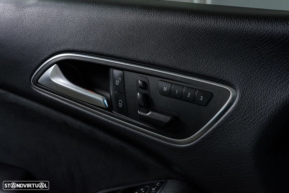 Mercedes-Benz CLA 200 d Shooting Brake AMG Line - 15