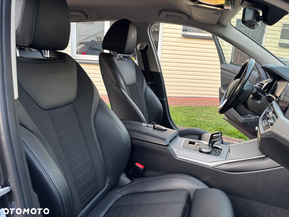 BMW Seria 3 318i Business Edition sport - 29