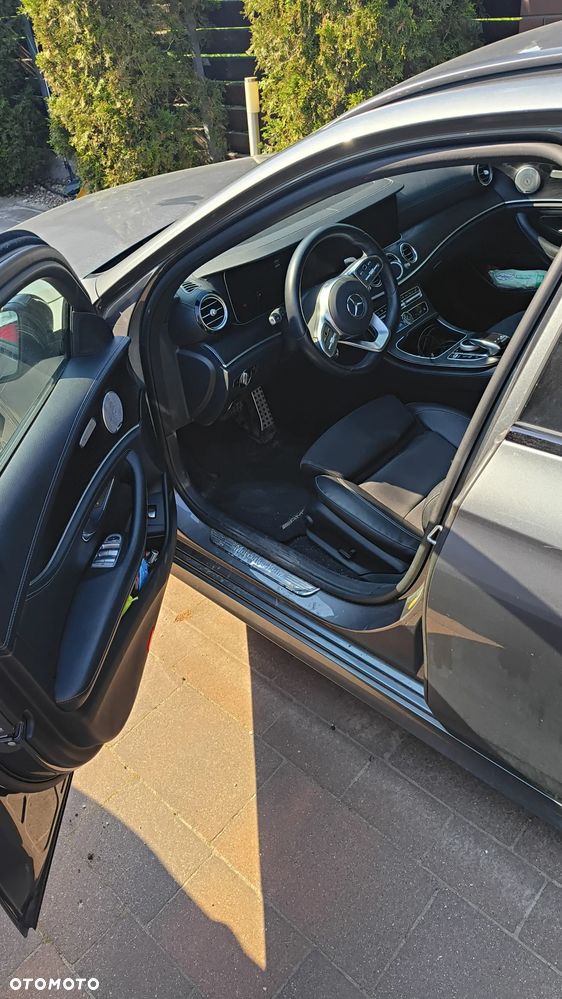 Mercedes-Benz Klasa E 220 d 4Matic 9G-TRONIC - 11