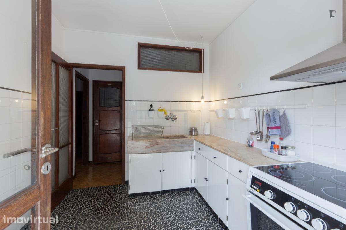 Quarto - localizado em Campanhã Porto - Grande imagem: 4/16
