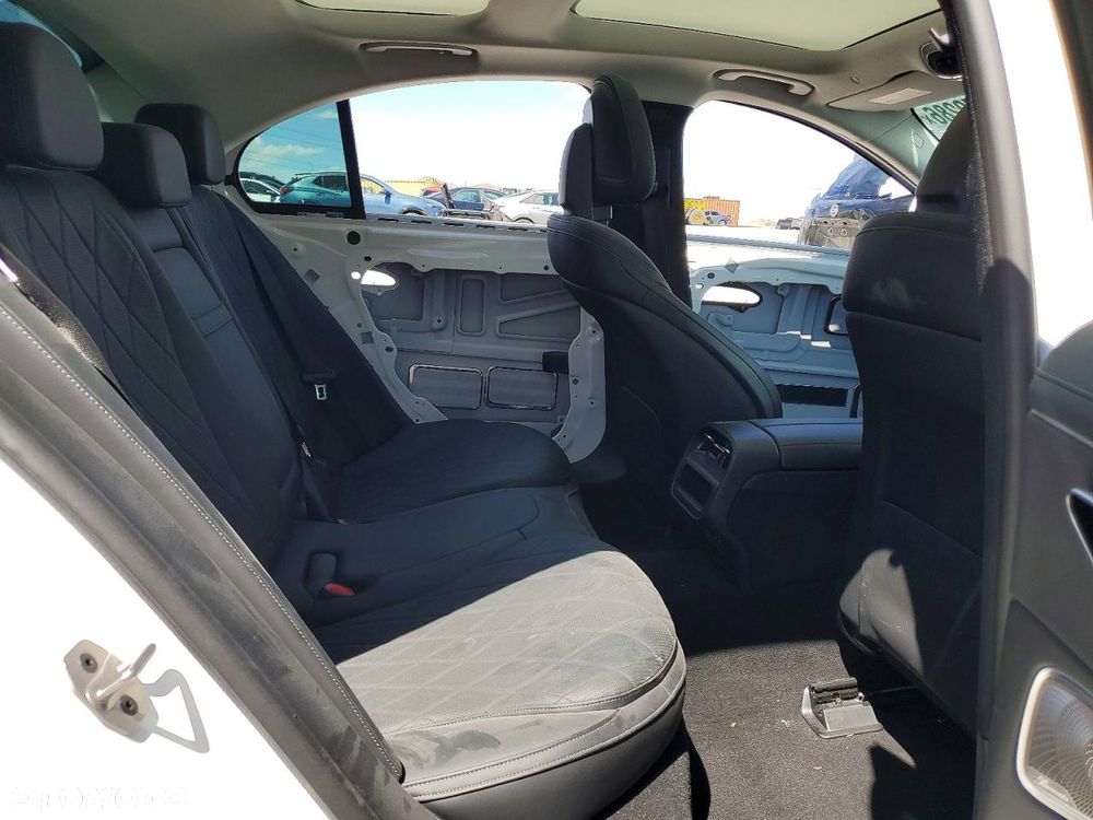 Mercedes-Benz Klasa E - 11