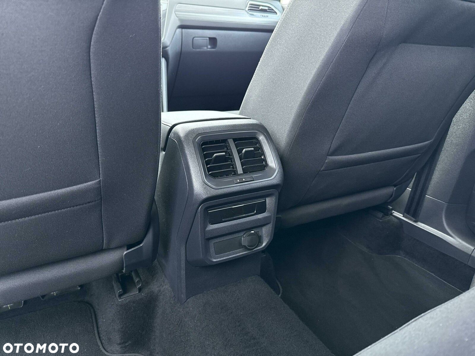 Volkswagen Tiguan - 13