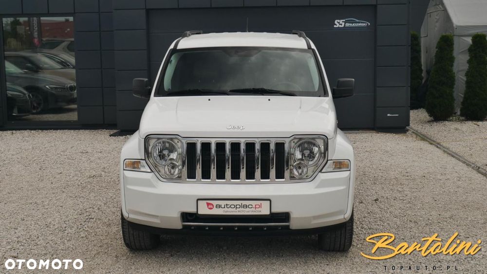 Jeep Cherokee - 4