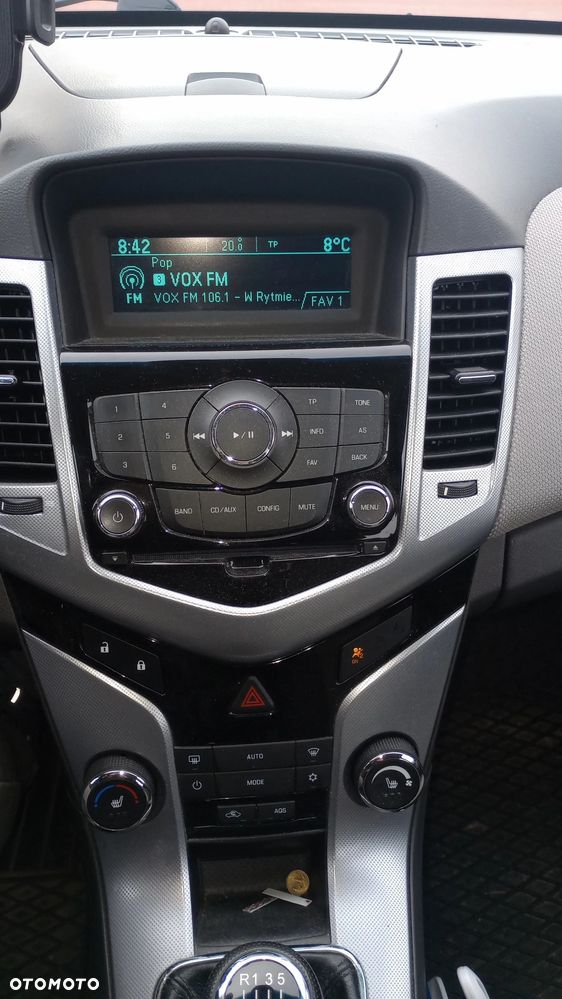 Chevrolet Cruze 1.8 LT - 12
