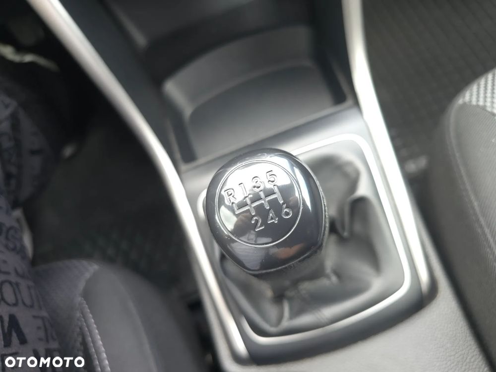 Hyundai i30 1.6 Classic + - 27