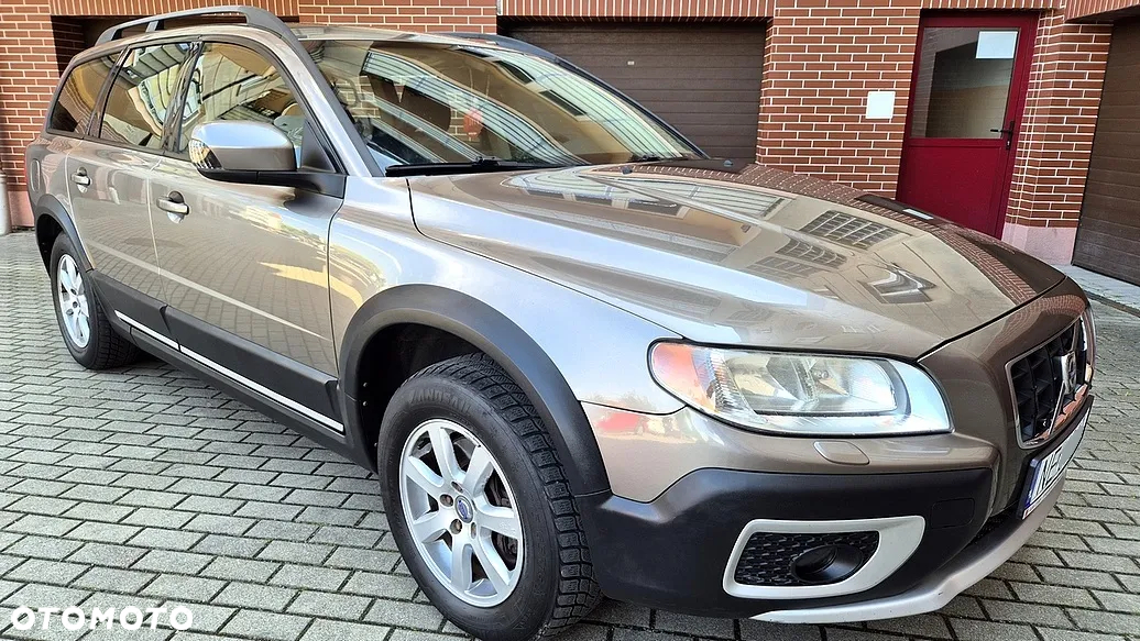 Volvo XC 70 D5 AWD Momentum - 3