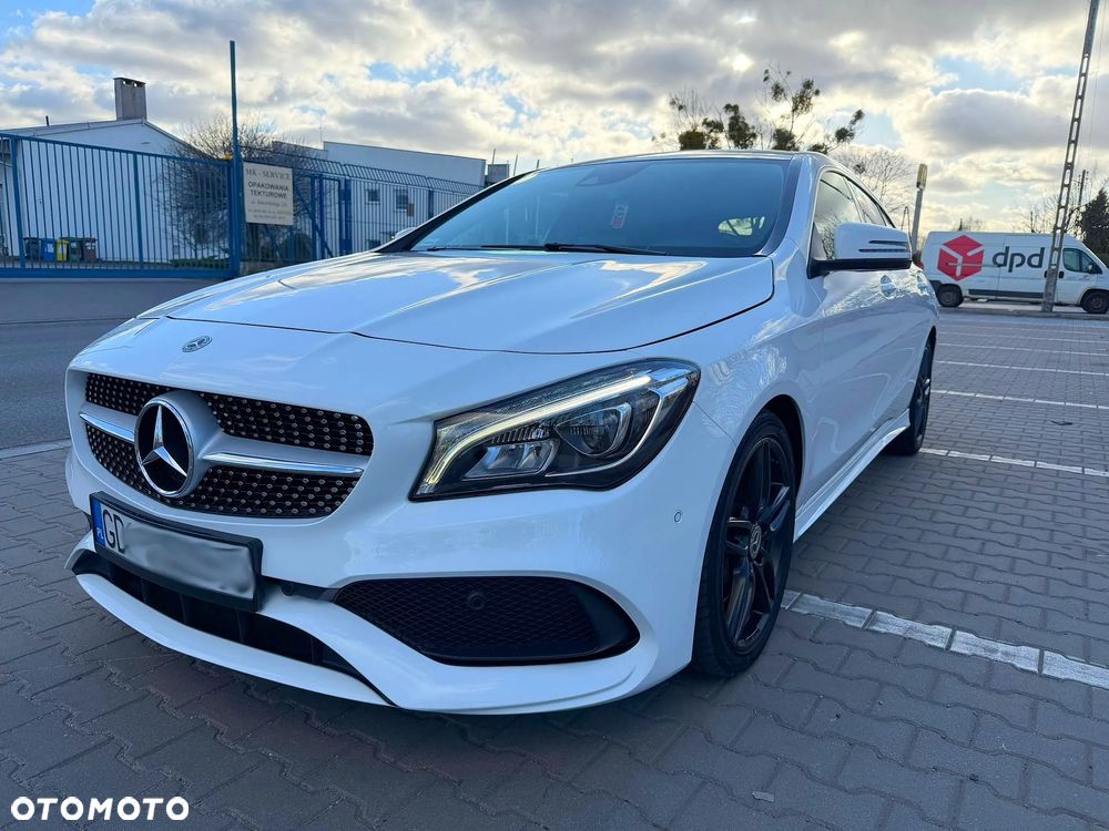 Mercedes-Benz CLA 220 4-Matic AMG Line - 3