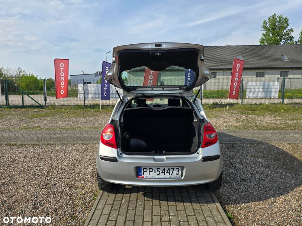 Renault Clio 1.4 16V Expression - 11