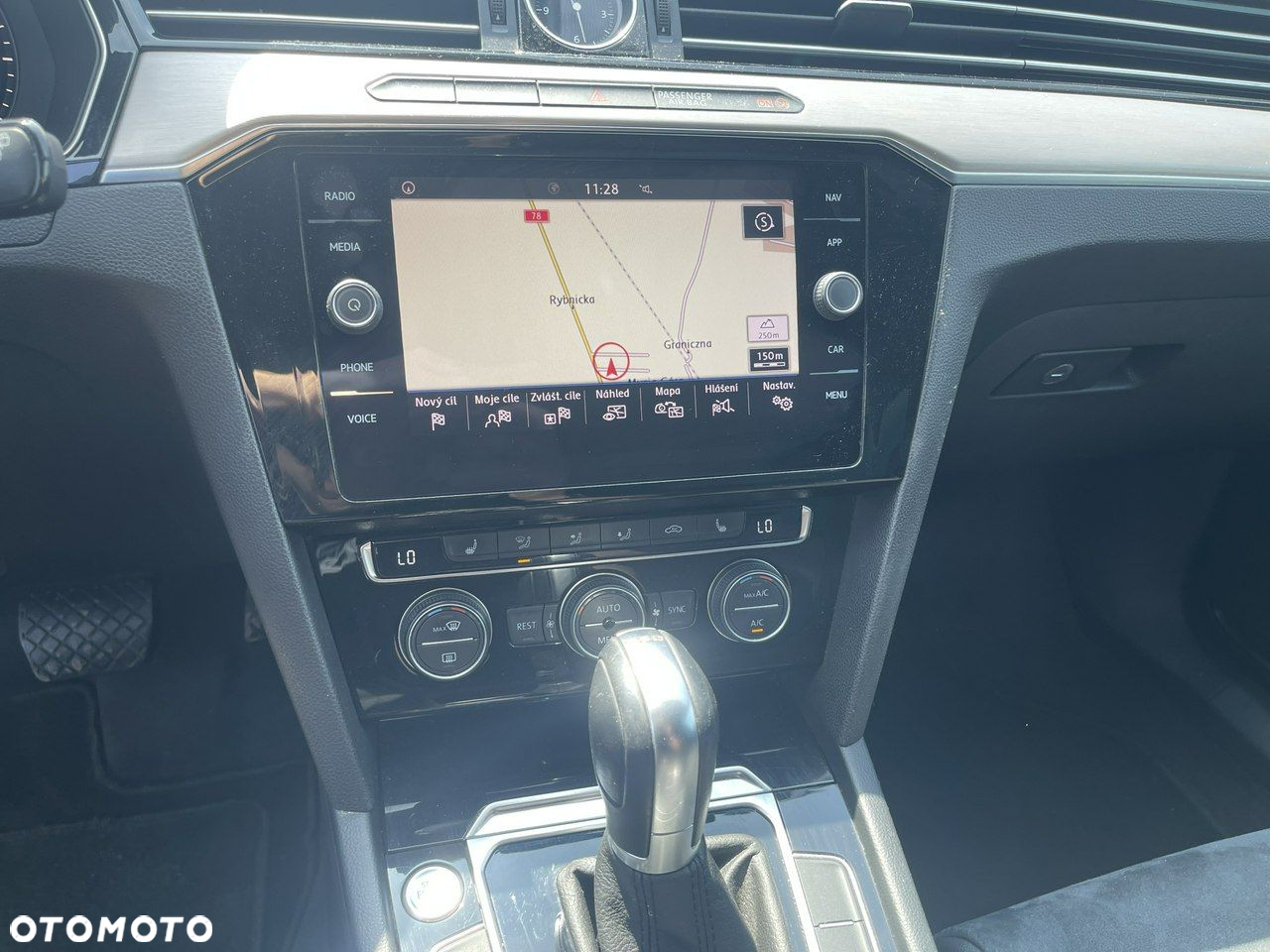 Volkswagen Passat Variant 2.0 TDI SCR DSG Highline - 9
