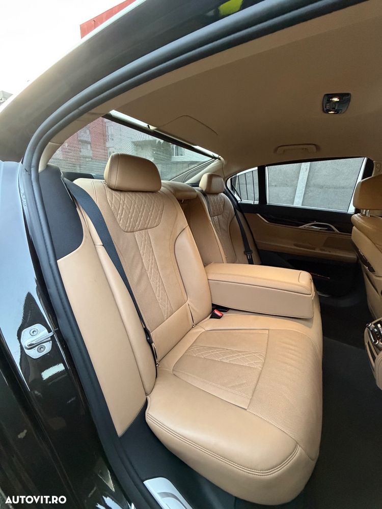 BMW Seria 7 740d xDrive - 24