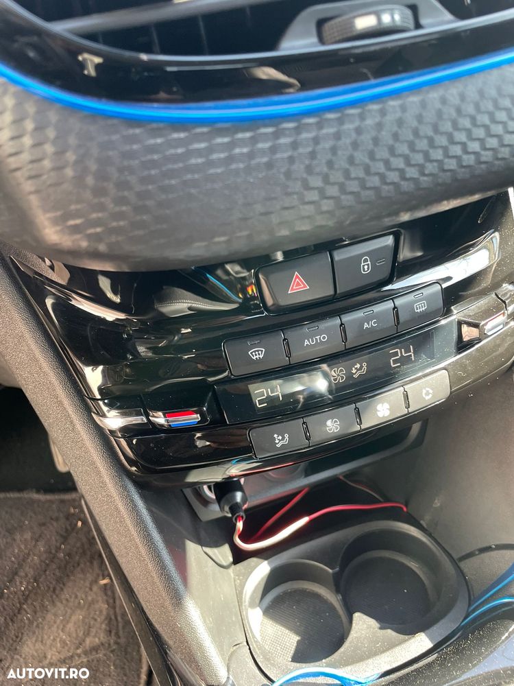 Peugeot 2008 1.2 PureTech Turbo S&S Allure - 13