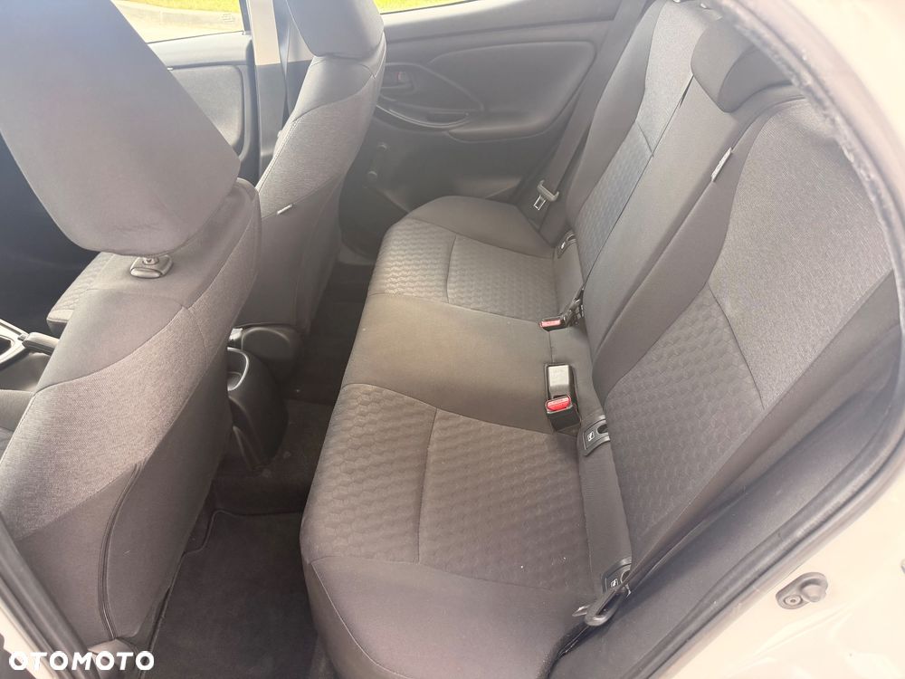 Toyota Yaris 1.5 Comfort - 21
