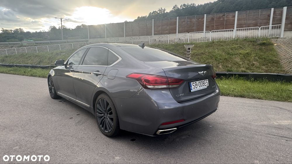 Hyundai Genesis - 3