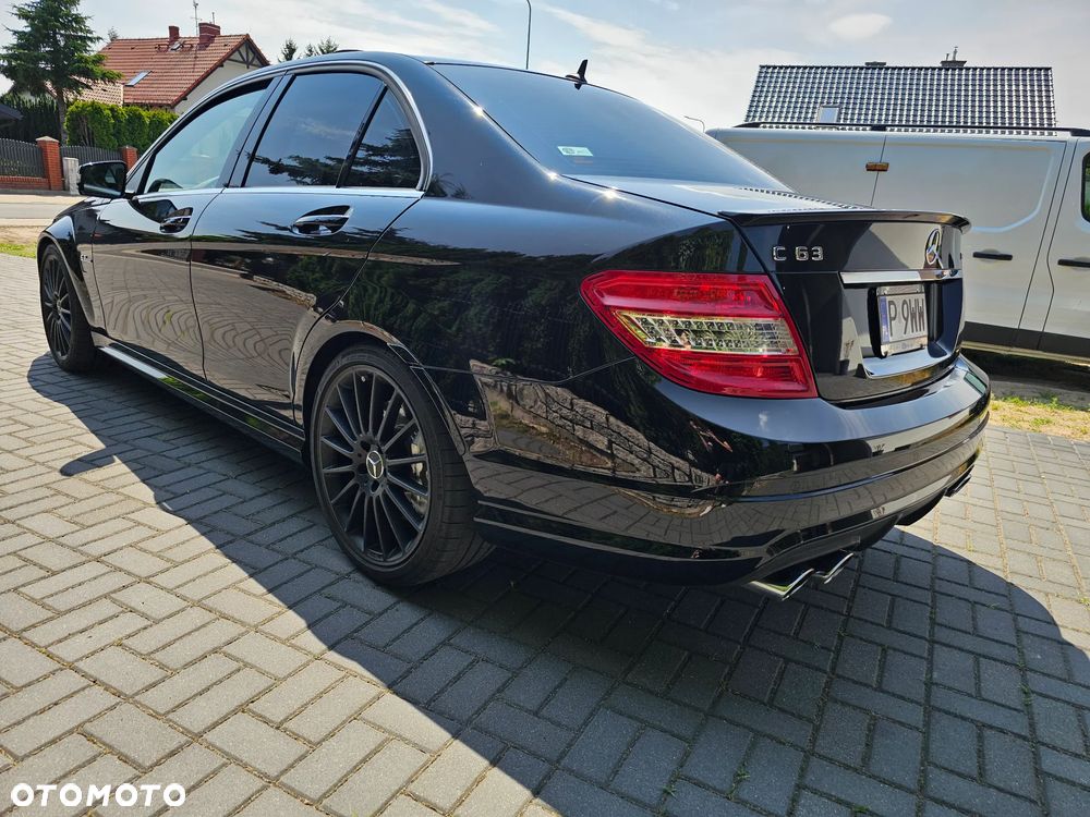 Mercedes-Benz Klasa C 63 AMG - 8