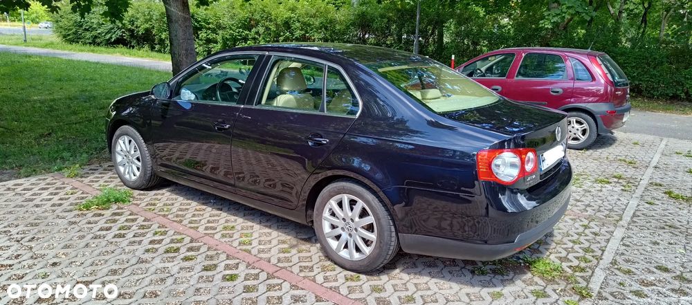Volkswagen Jetta 1.6 Comfortline - 6