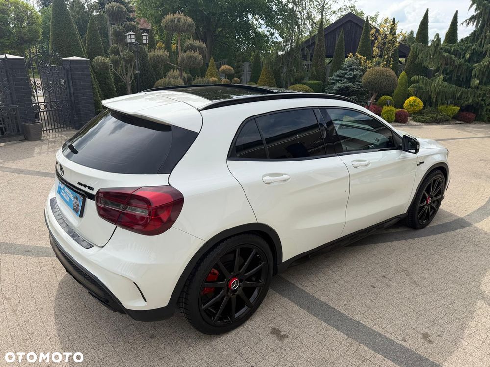 Mercedes-Benz GLA 45 AMG 4Matic 7G-DCT - 23