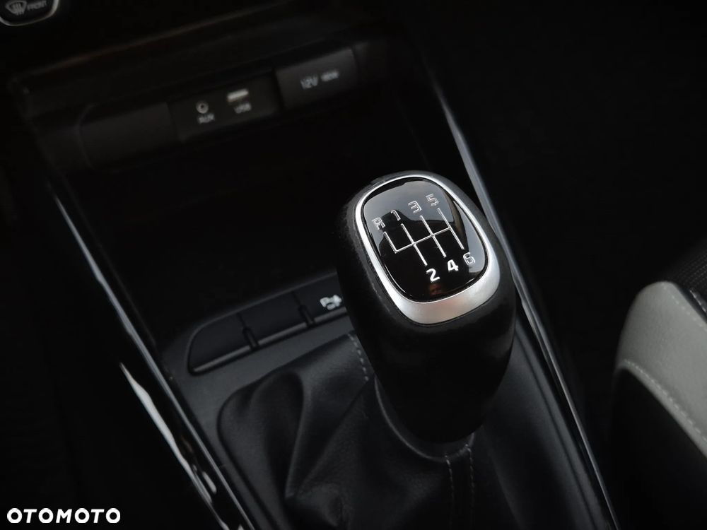 Kia Stonic 1.4 L - 34