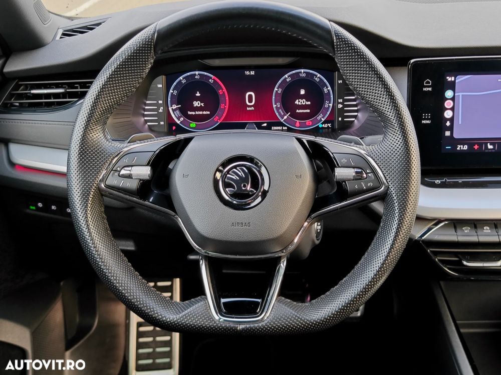 Skoda Octavia Combi 2.0 TDI DSG Sportline - 11