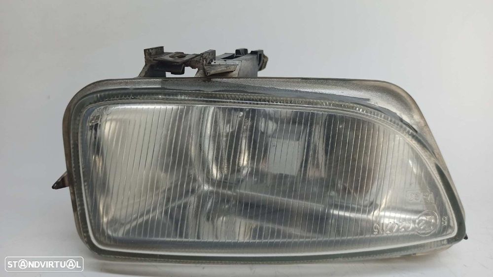 FAROL DE NEVOEIRO DIREITO CITROEN SAXO 1.1 SX - 3