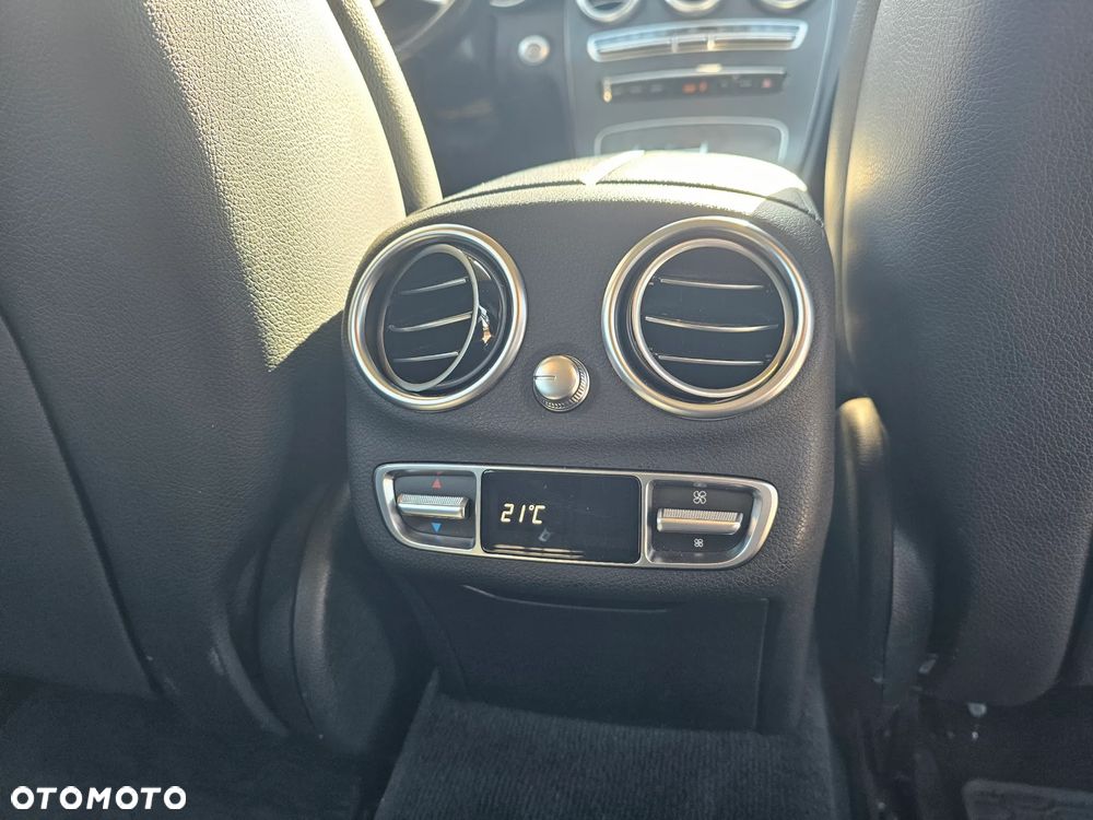 Mercedes-Benz Klasa C 300 d 4MATIC 9G-TRONIC - 15