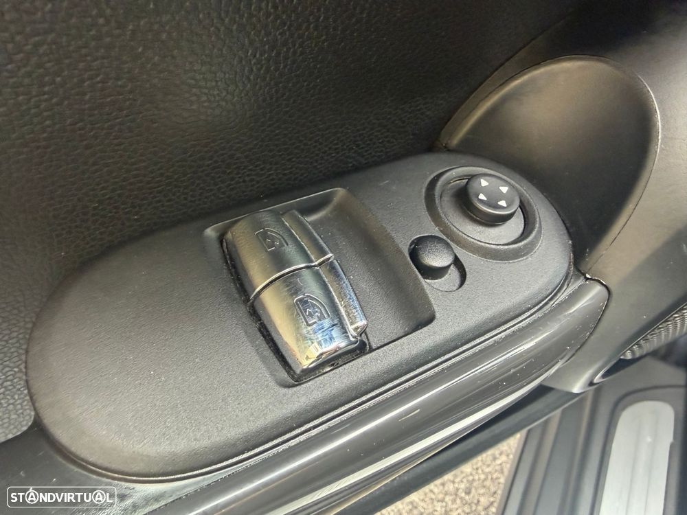 MINI 3 Portas Cooper - 19