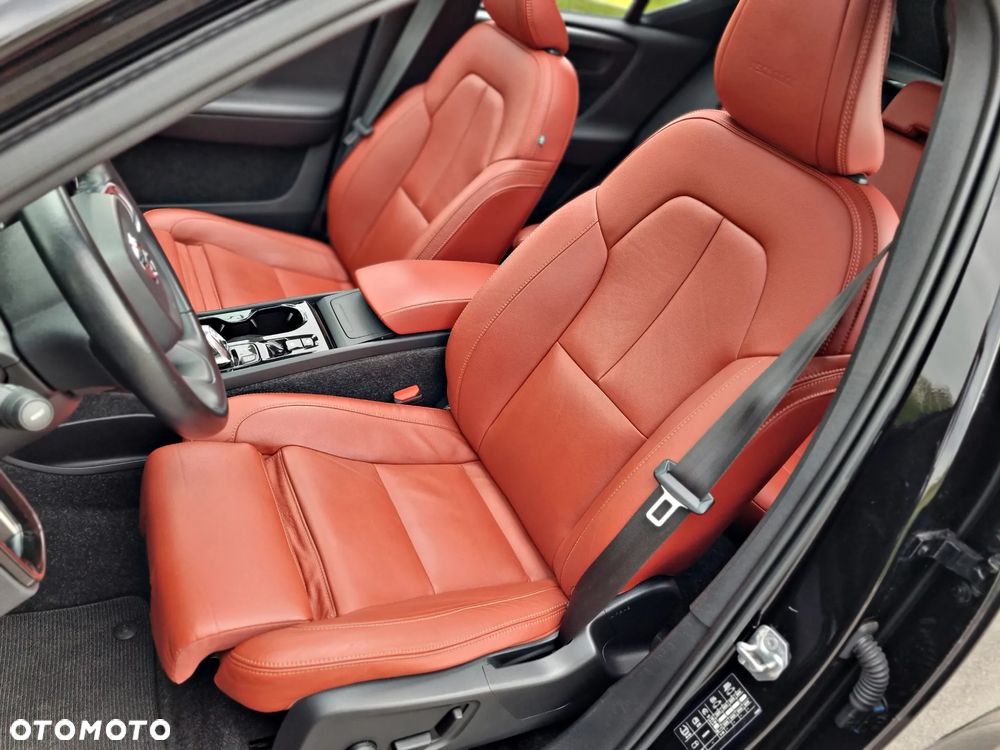 Volvo XC 40 D4 AWD Geartronic Inscription - 23
