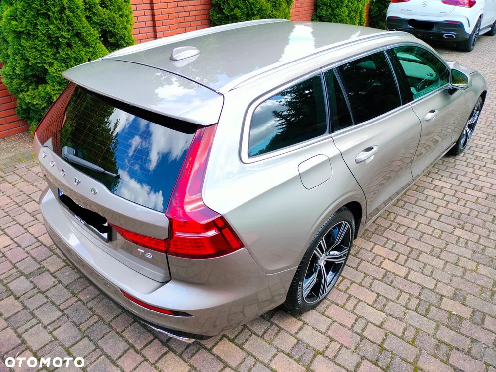 Volvo V60 T6 AWD R-Design - 8
