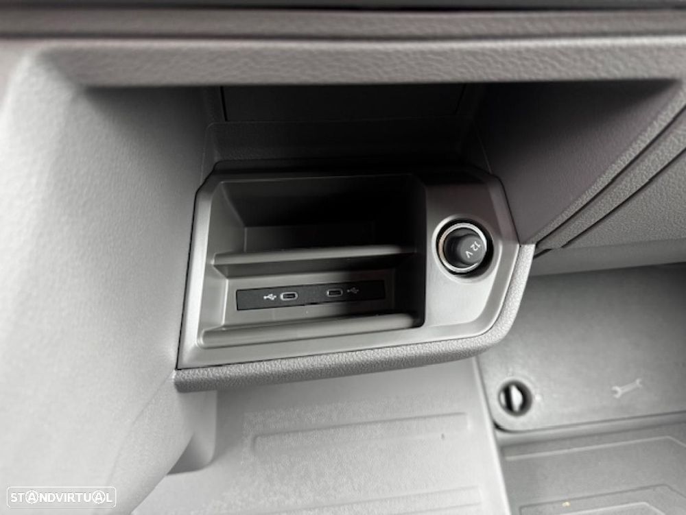 VW Crafter Crafter 35 L3H3 140 cv - 8