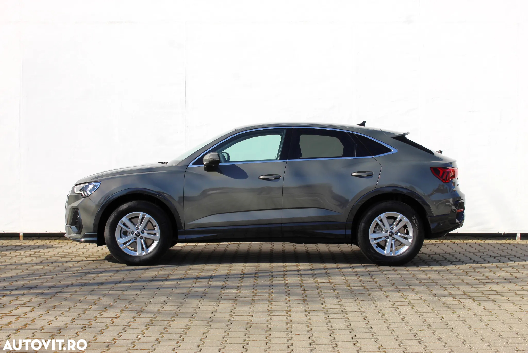 Audi Q3 Sportback 2.0 40 TFSI quattro S tronic Basic - 2