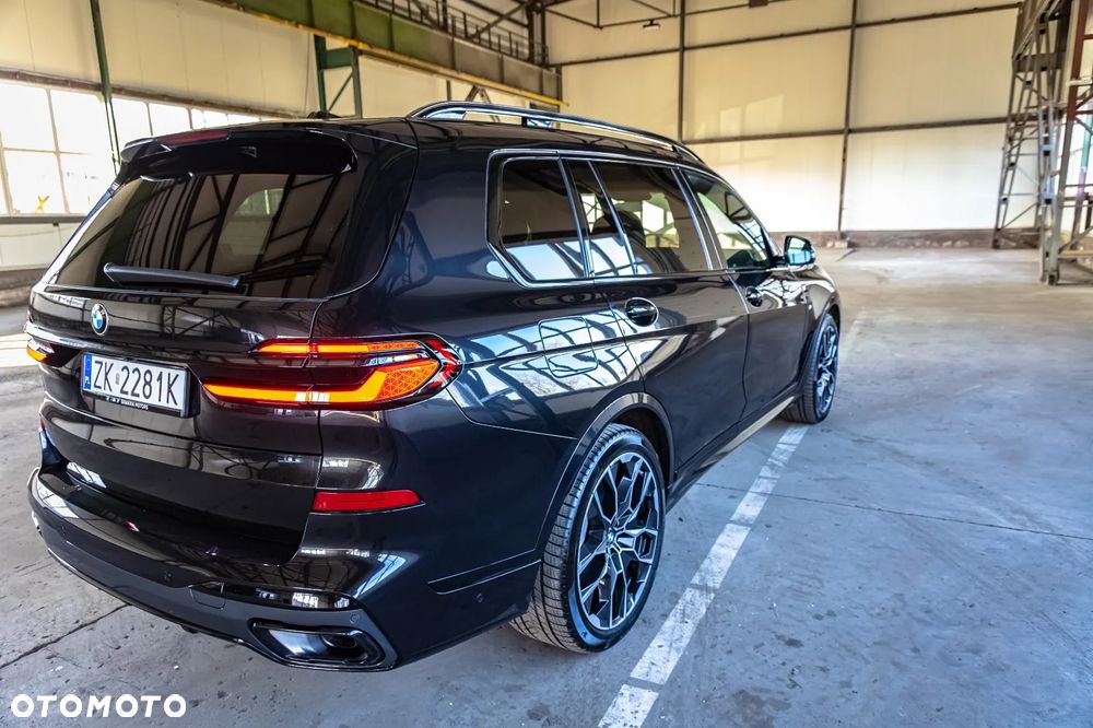 BMW X7 - 7