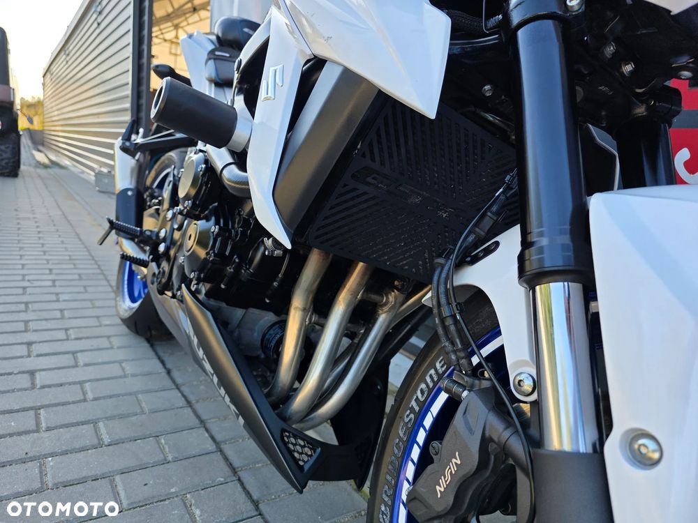 Suzuki GSX - 30