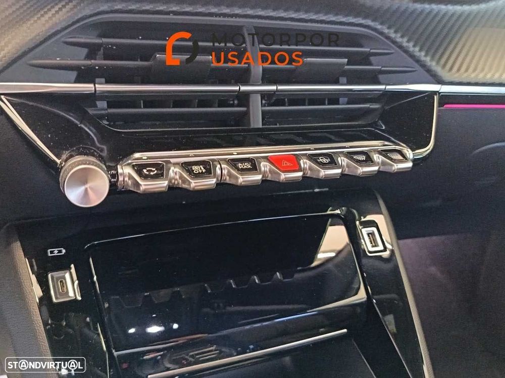 Peugeot e-2008 50 kWh GT - 17