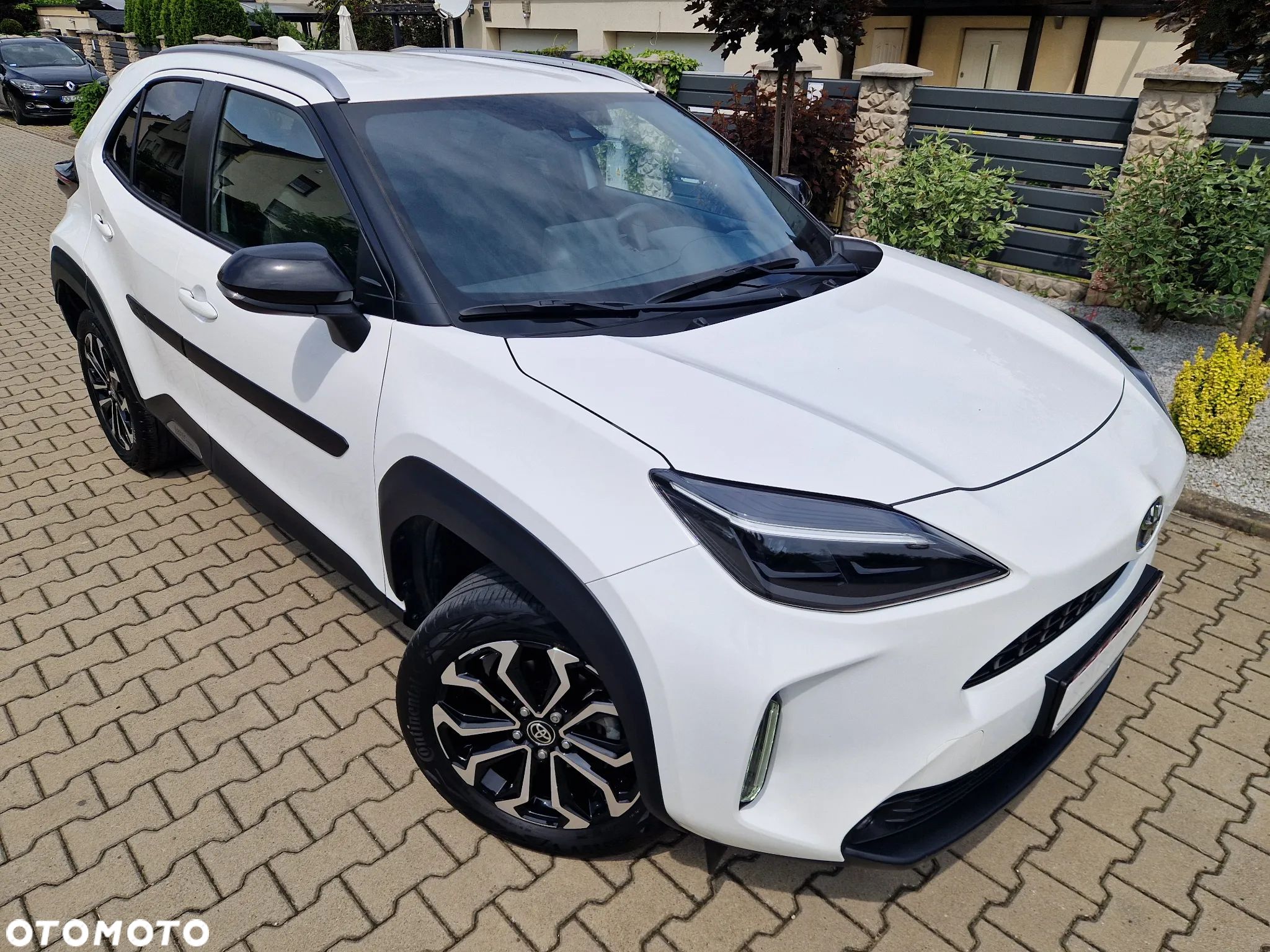 Toyota Yaris Cross Hybrid 1.5 Comfort 4x4 - 1