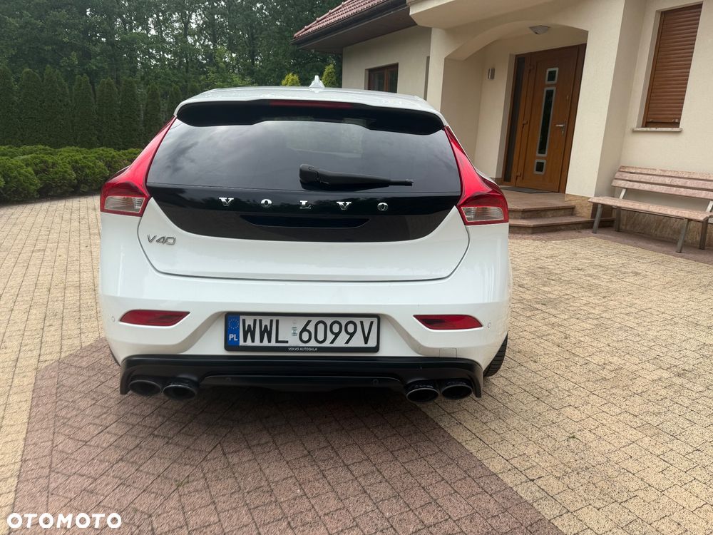 Volvo V40 T4 R-Design - 5