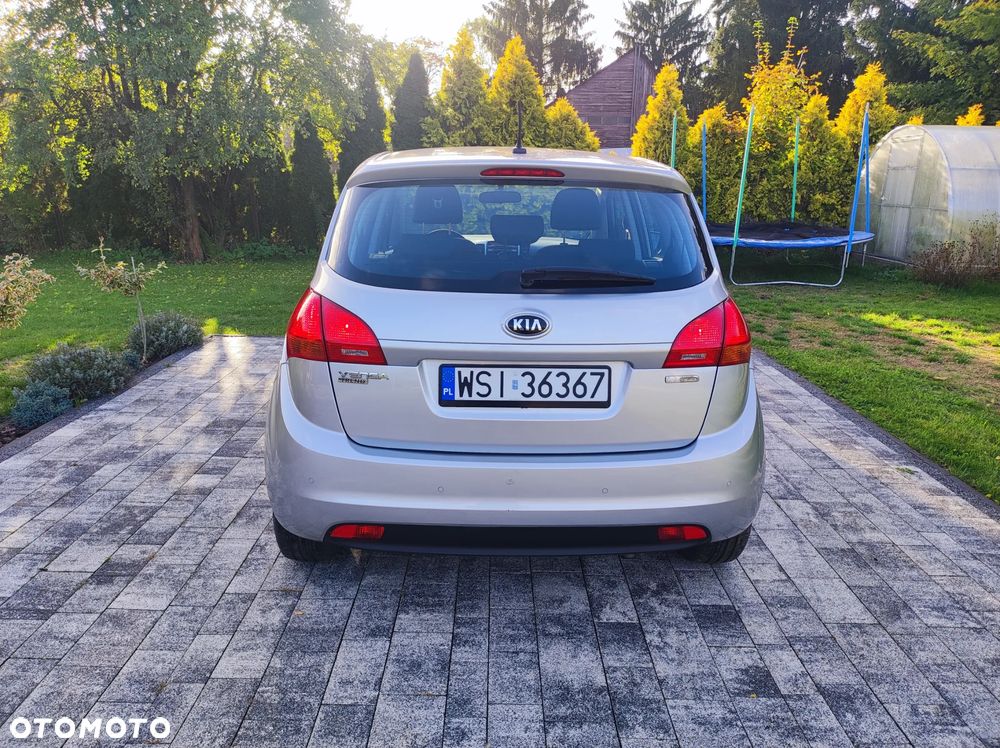Kia Venga 1.6 L - 7
