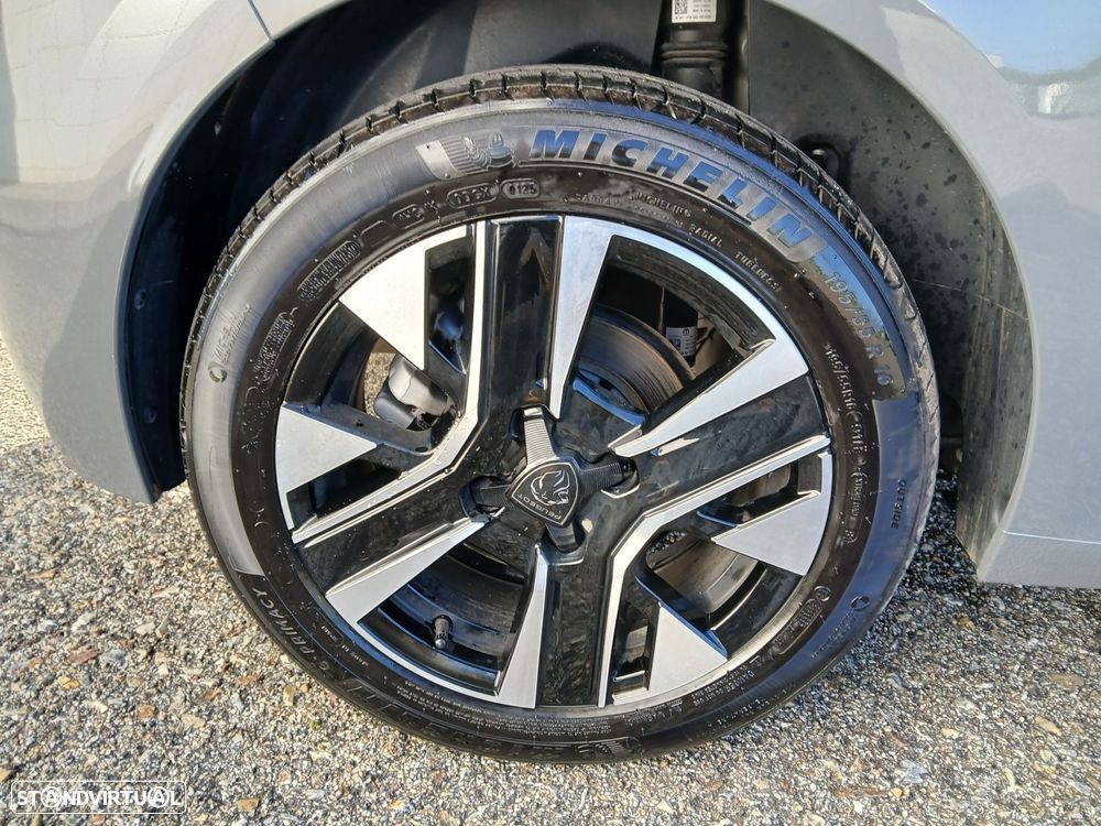 Peugeot 208 - 10