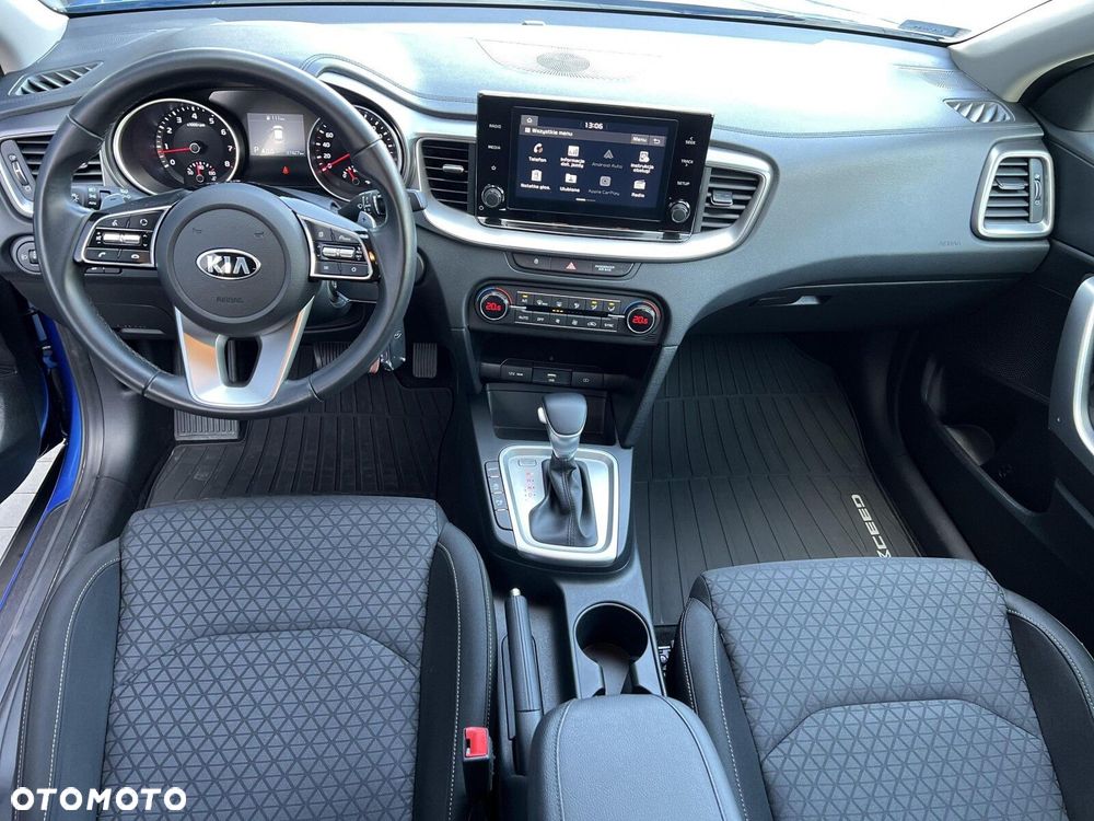 Kia XCeed - 24